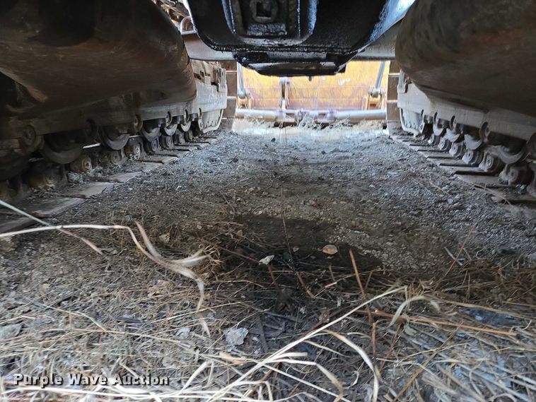 image for item ES2692 1972 Caterpillar D8H dozer