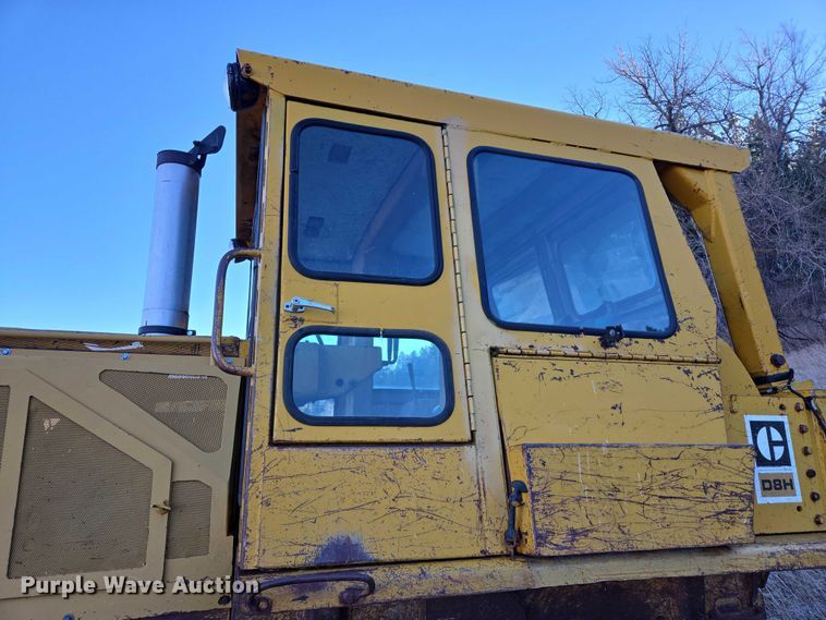image for item ES2692 1972 Caterpillar D8H dozer