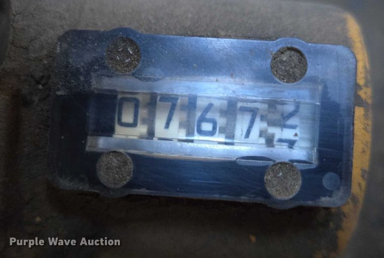 image for item ES2692 1972 Caterpillar D8H dozer