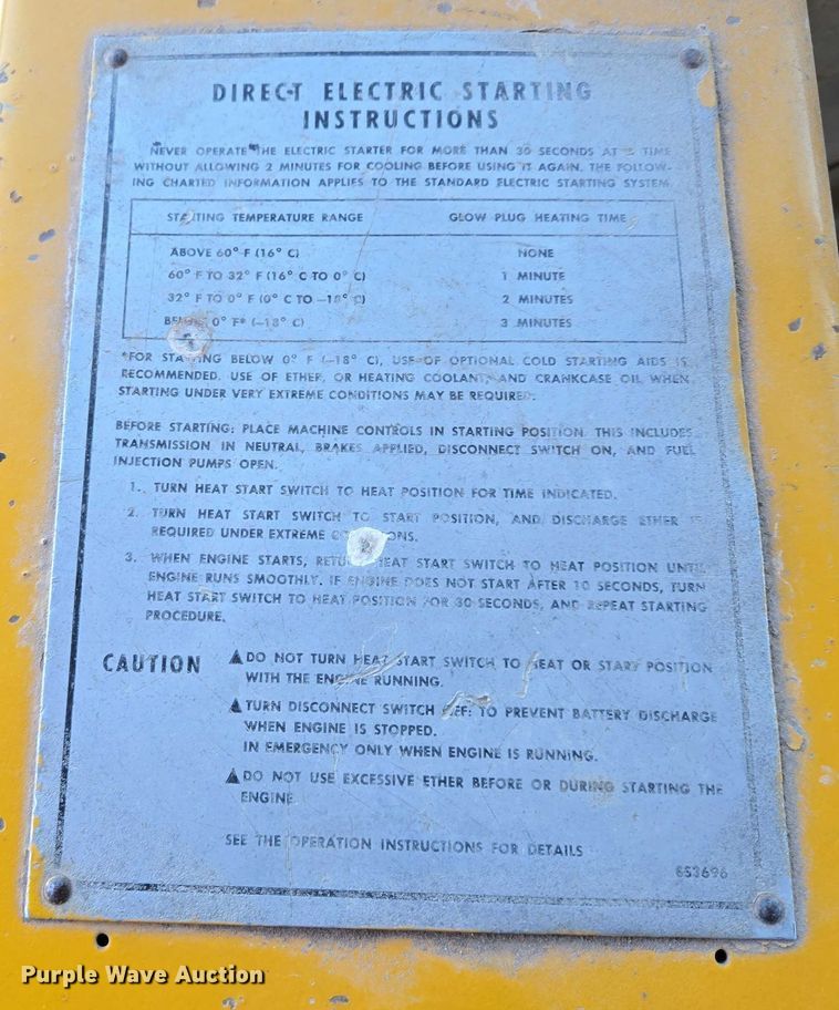 image for item ES2692 1972 Caterpillar D8H dozer