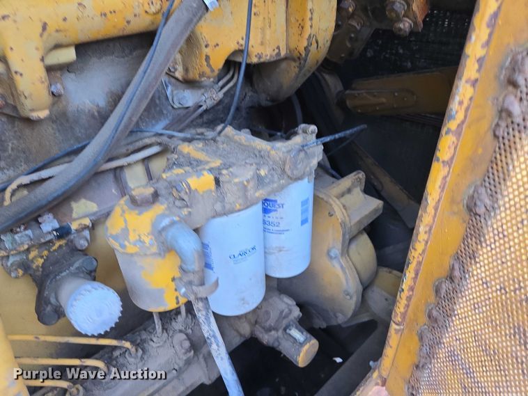 image for item ES2692 1972 Caterpillar D8H dozer