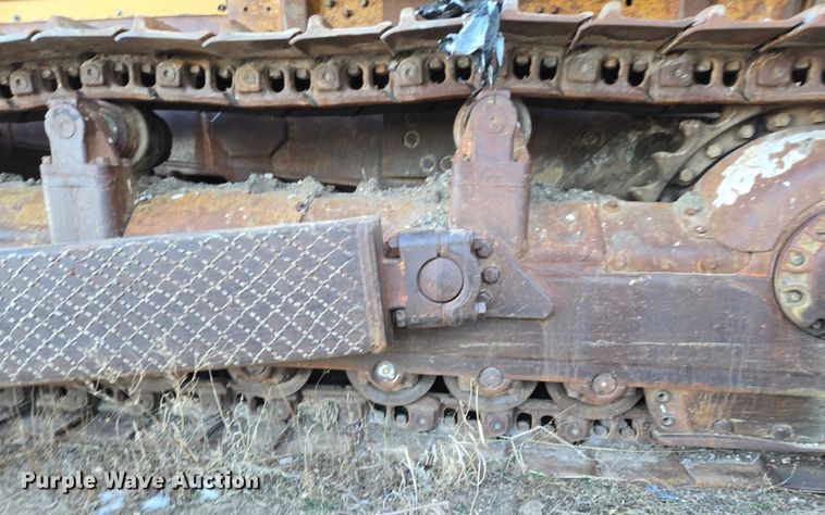 image for item ES2692 1972 Caterpillar D8H dozer