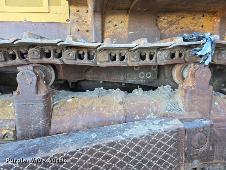 image for item ES2692 1972 Caterpillar D8H dozer