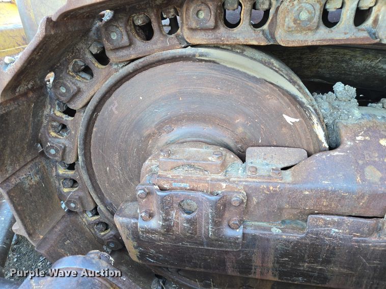 image for item ES2692 1972 Caterpillar D8H dozer