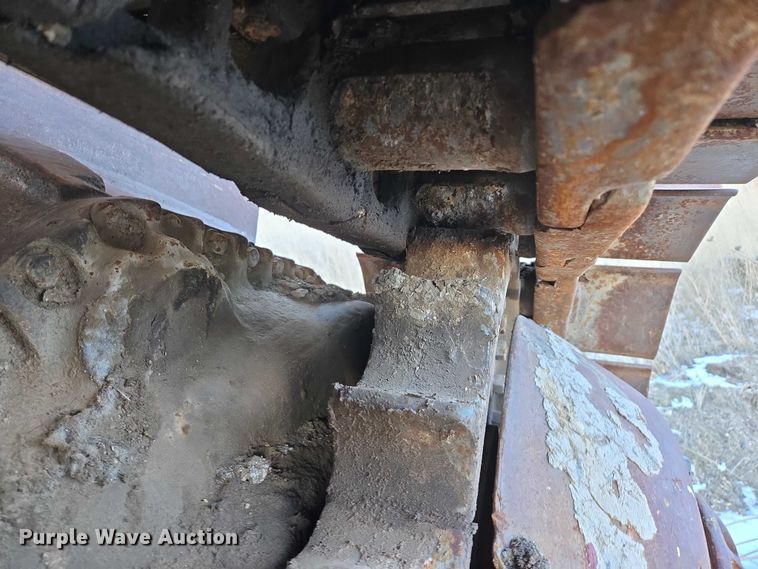 image for item ES2692 1972 Caterpillar D8H dozer