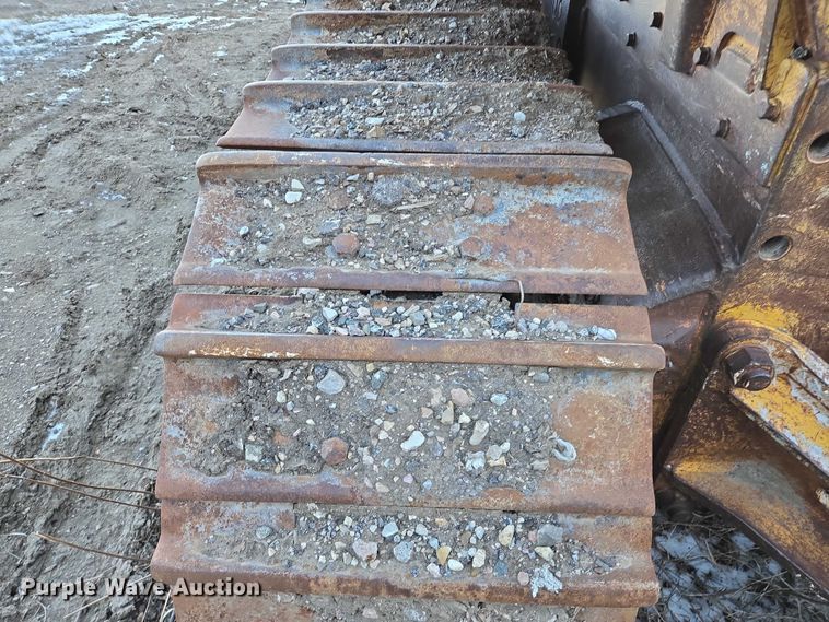 image for item ES2692 1972 Caterpillar D8H dozer