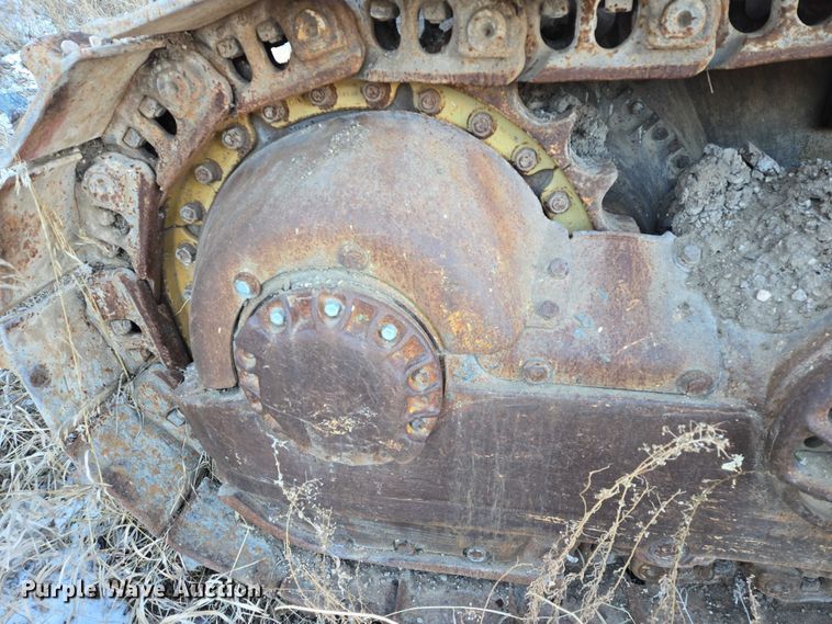 image for item ES2692 1972 Caterpillar D8H dozer