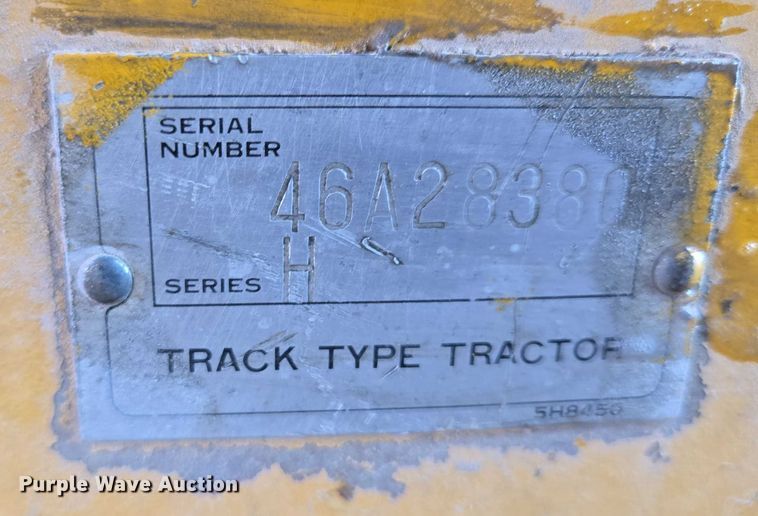 image for item ES2692 1972 Caterpillar D8H dozer