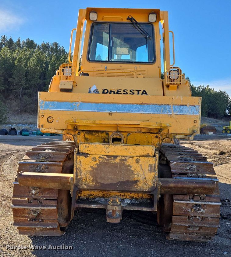 image for item ES2693 2003 Dressta TD-25HLA dozer