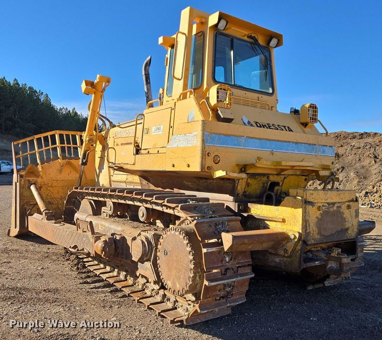 image for item ES2693 2003 Dressta TD-25HLA dozer