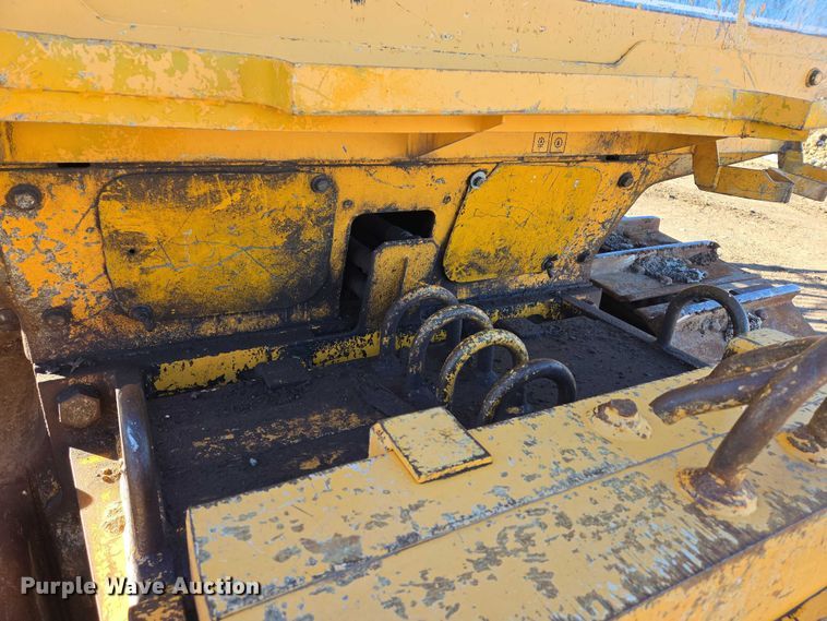 image for item ES2693 2003 Dressta TD-25HLA dozer