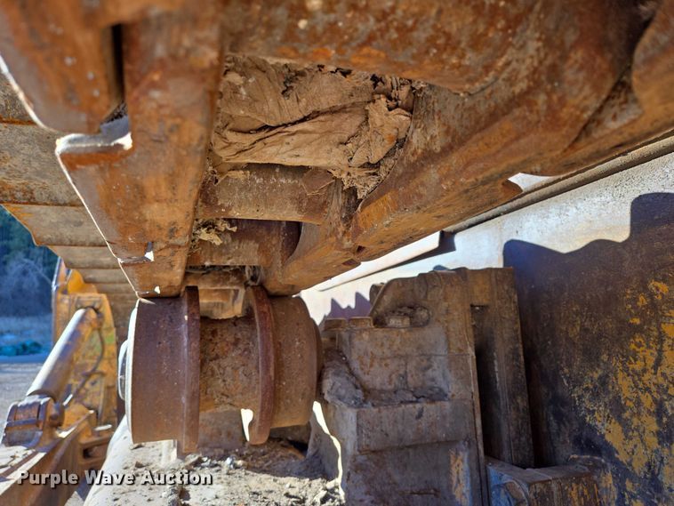 image for item ES2693 2003 Dressta TD-25HLA dozer