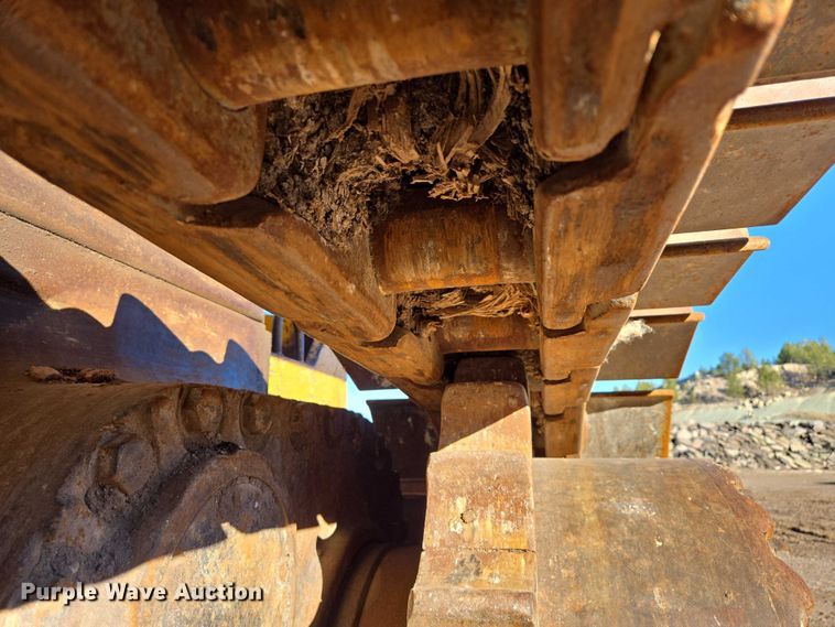 image for item ES2693 2003 Dressta TD-25HLA dozer