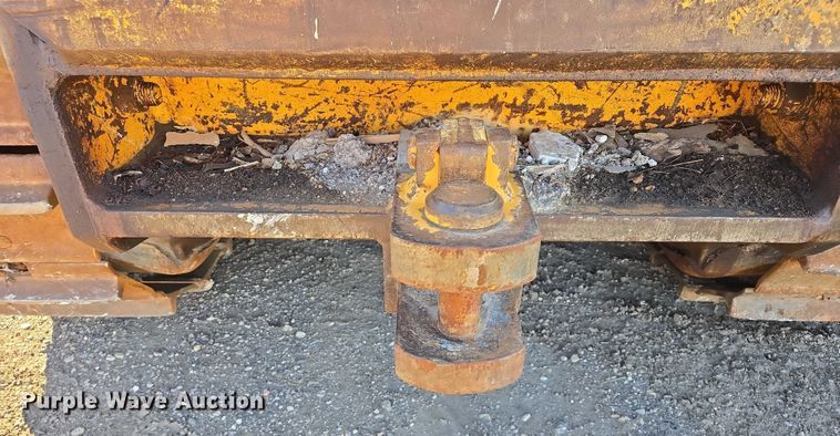 image for item ES2693 2003 Dressta TD-25HLA dozer