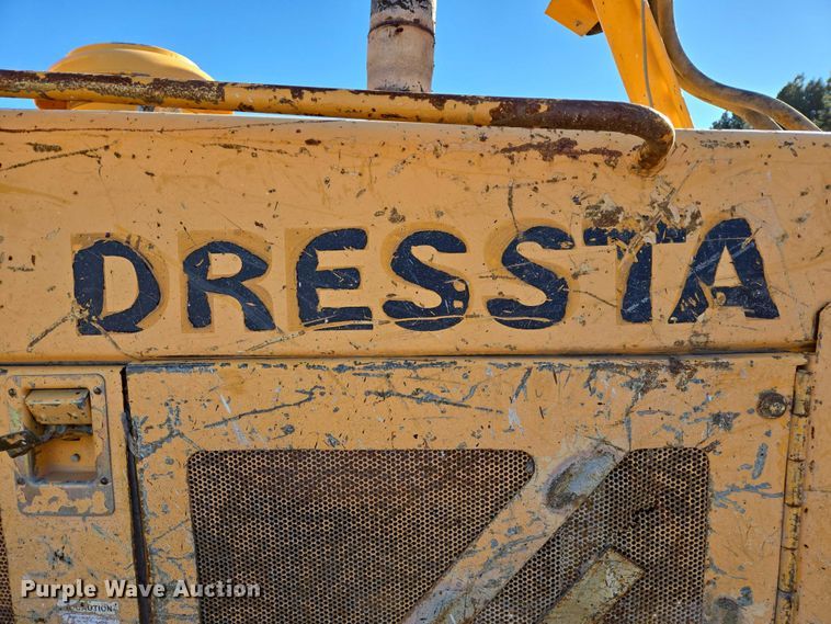 image for item ES2693 2003 Dressta TD-25HLA dozer