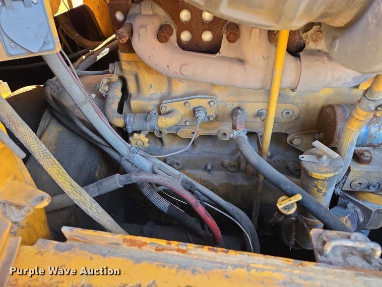 image for item ES2693 2003 Dressta TD-25HLA dozer