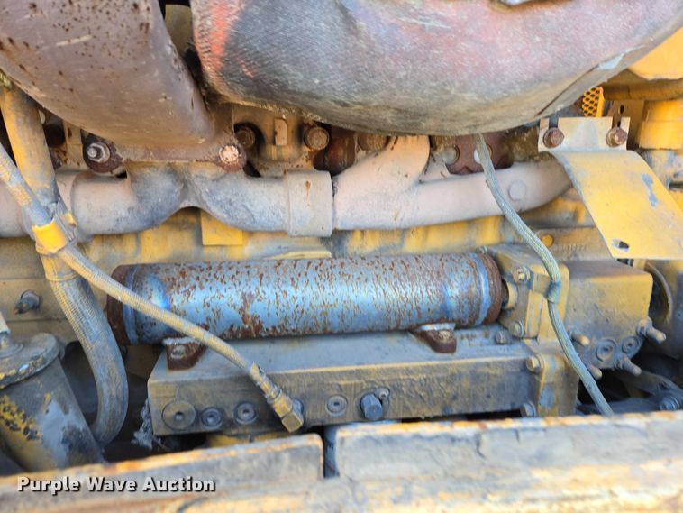 image for item ES2693 2003 Dressta TD-25HLA dozer