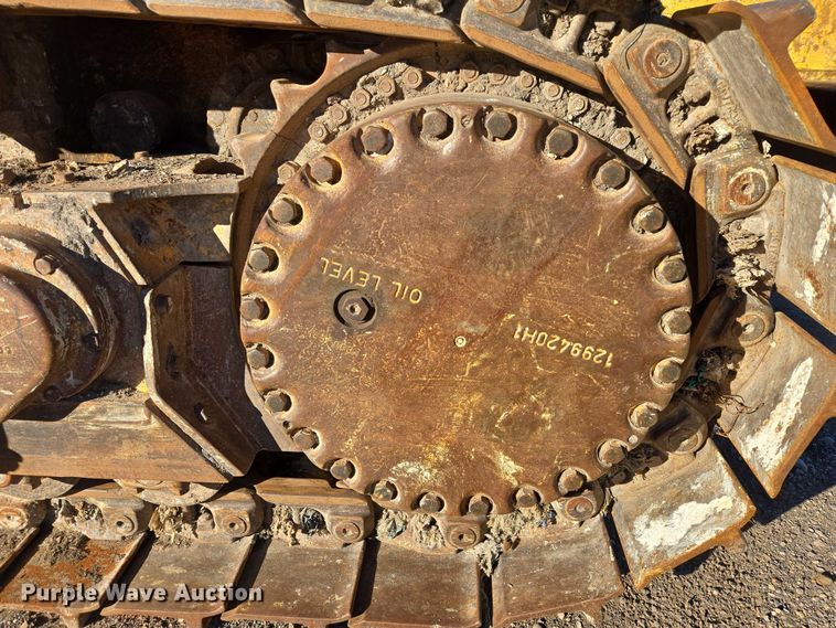 image for item ES2693 2003 Dressta TD-25HLA dozer