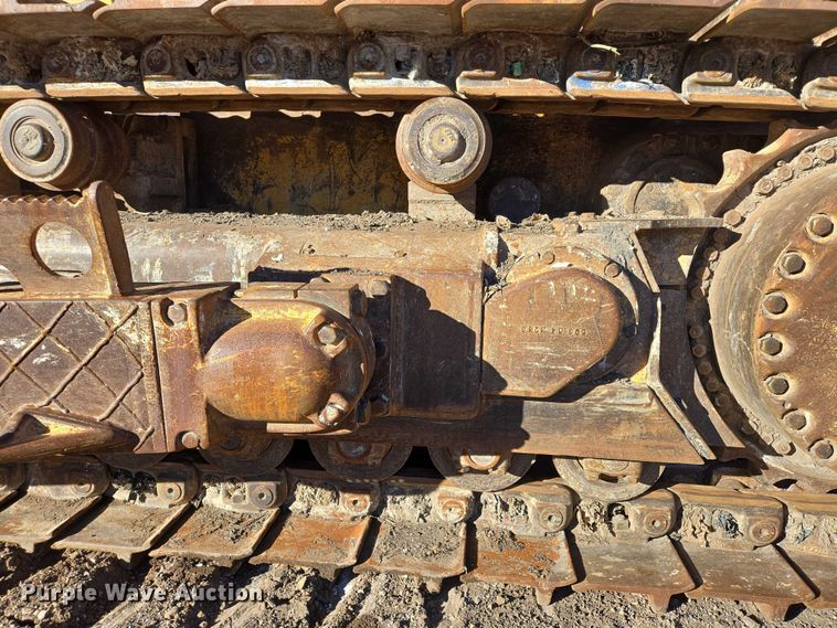 image for item ES2693 2003 Dressta TD-25HLA dozer