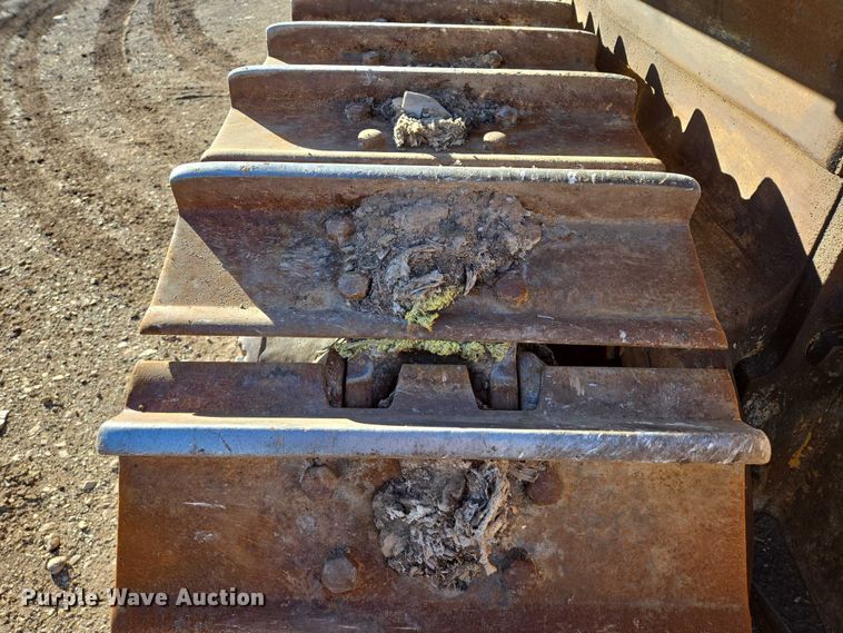 image for item ES2693 2003 Dressta TD-25HLA dozer