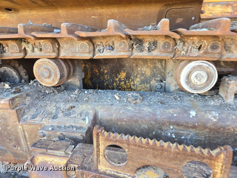 image for item ES2693 2003 Dressta TD-25HLA dozer