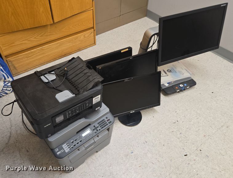 image for item ES2704 Assorted electronics