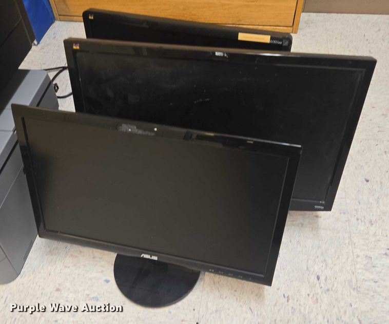 image for item ES2704 Assorted electronics