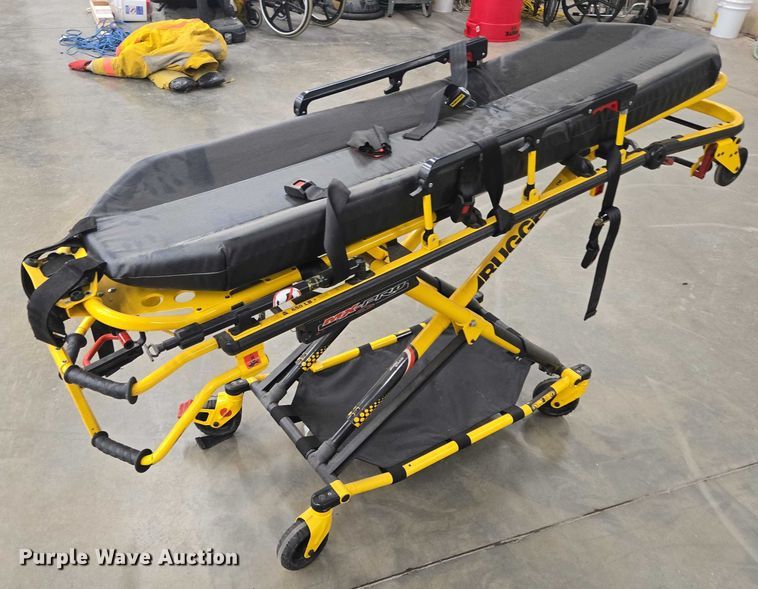 image for item ES2706 Stryker MX-Pro ambulance cot