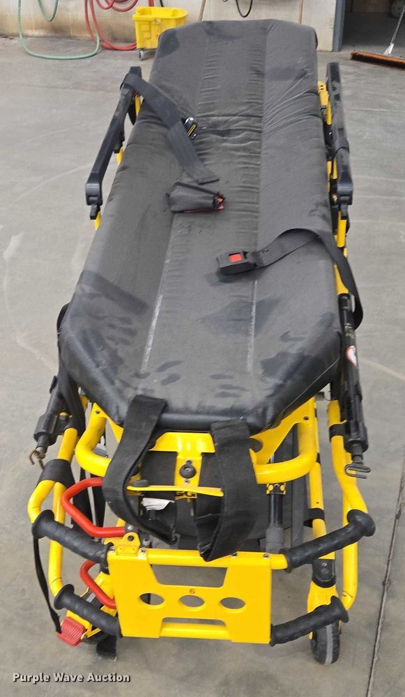 image for item ES2706 Stryker MX-Pro ambulance cot