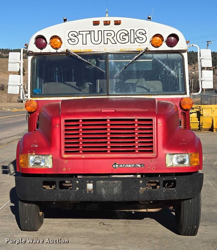 image for item ES2708 1996 International 3800 school bus