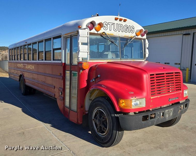 image for item ES2708 1996 International 3800 school bus