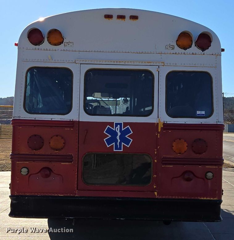 image for item ES2708 1996 International 3800 school bus