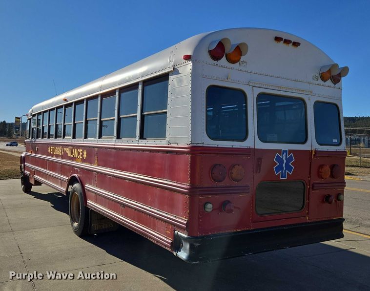 image for item ES2708 1996 International 3800 school bus