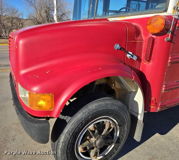 image for item ES2708 1996 International 3800 school bus