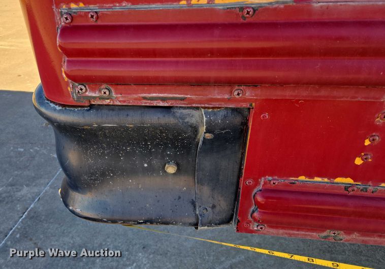 image for item ES2708 1996 International 3800 school bus