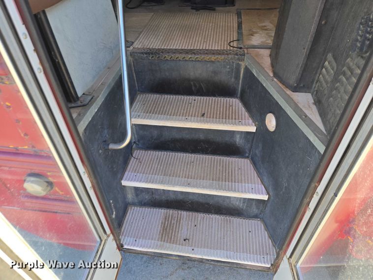 image for item ES2708 1996 International 3800 school bus