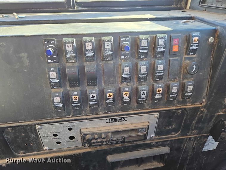 image for item ES2708 1996 International 3800 school bus