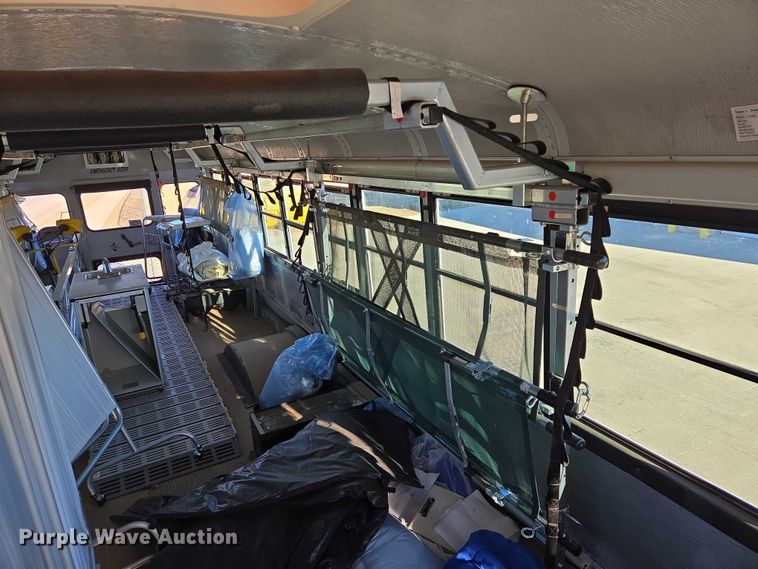 image for item ES2708 1996 International 3800 school bus