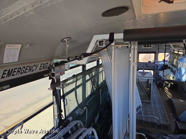 image for item ES2708 1996 International 3800 school bus