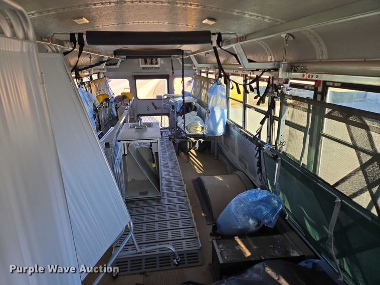 image for item ES2708 1996 International 3800 school bus