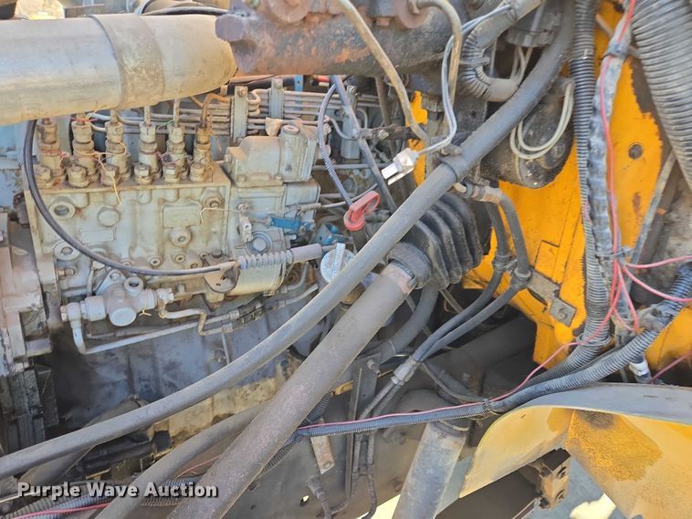 image for item ES2708 1996 International 3800 school bus