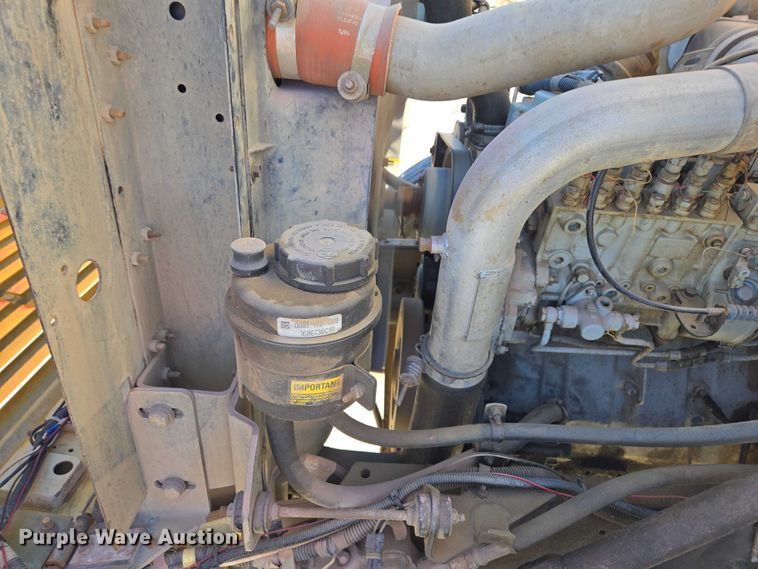 image for item ES2708 1996 International 3800 school bus