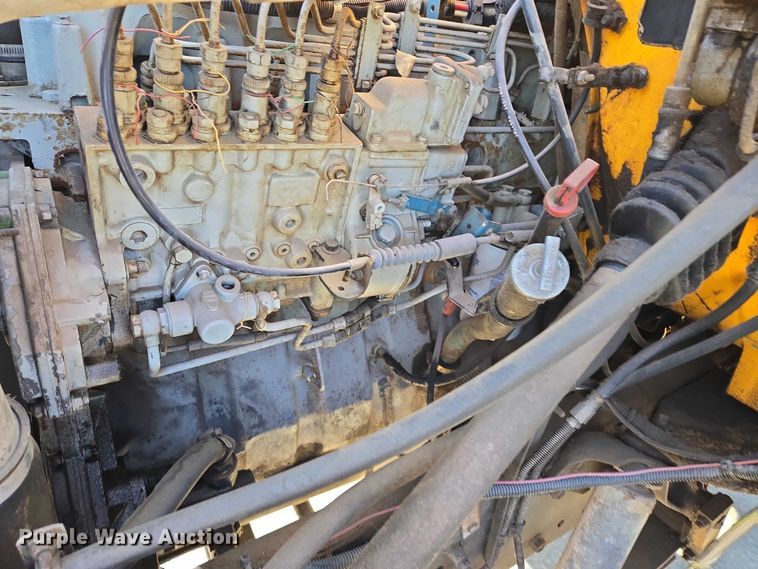 image for item ES2708 1996 International 3800 school bus