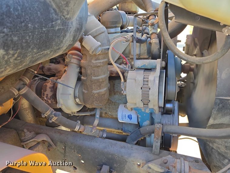 image for item ES2708 1996 International 3800 school bus