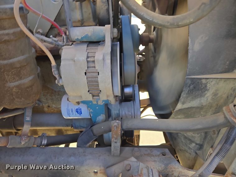 image for item ES2708 1996 International 3800 school bus