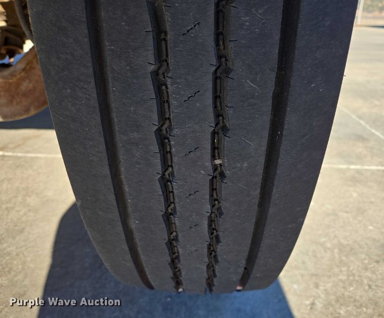 image for item ES2708 1996 International 3800 school bus