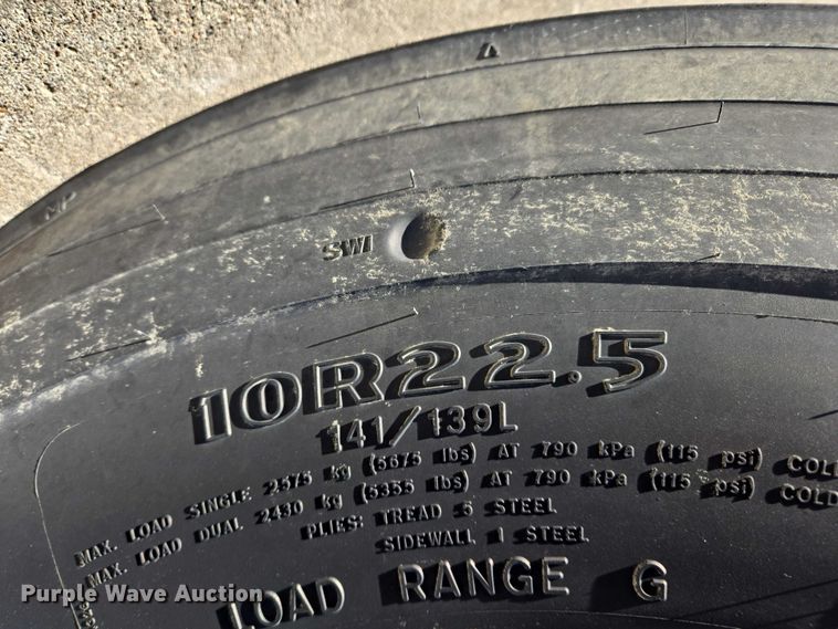 image for item ES2708 1996 International 3800 school bus