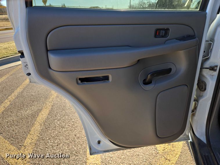 image for item ES2714 2005 Chevrolet Tahoe SUV