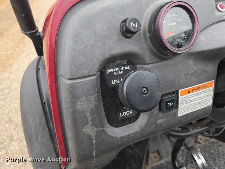 image for item ES2715 2013 Kawasaki Mule 610 utility vehicle