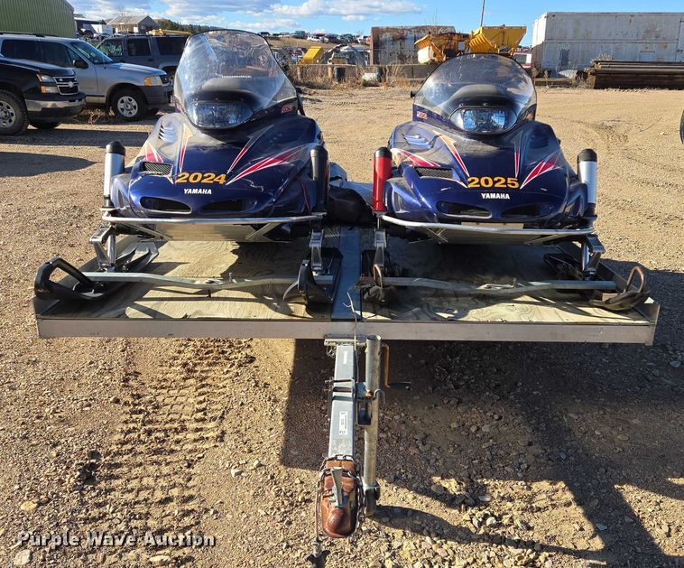 image for item ES2732 (2) 1996 Yamaha VX500DXW snowmobiles